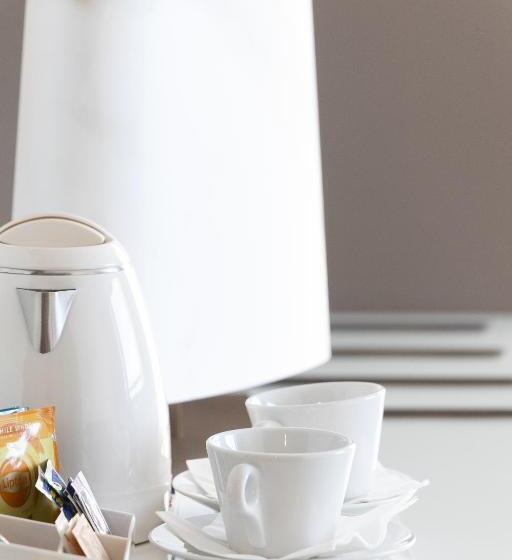 חדר פרסטיז' לשלושה, Feldberg