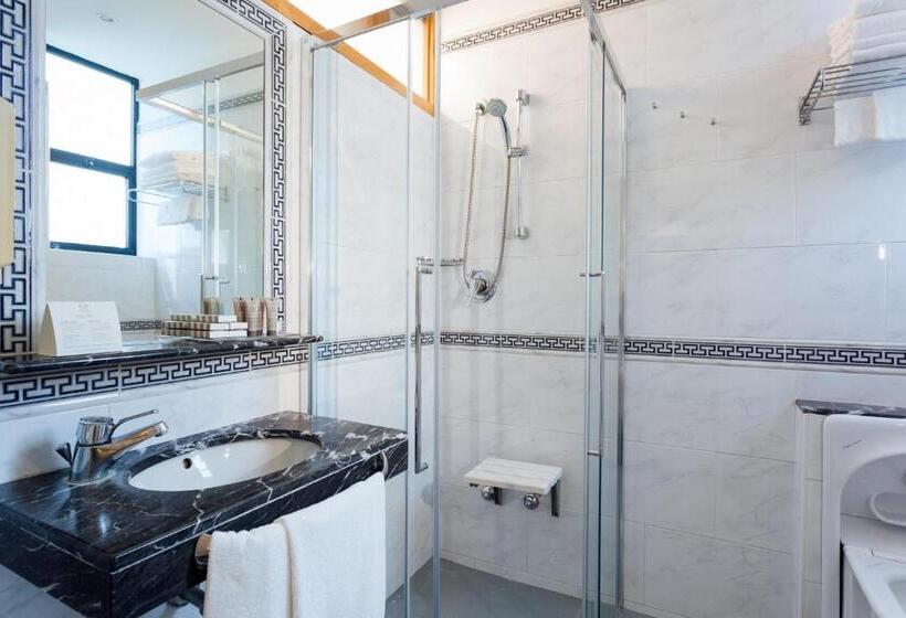 חדר בסיסי לשלושה, Feldberg