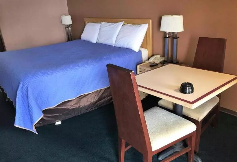 キングサイズベッドのスタンダードルーム, Hickory House Inn