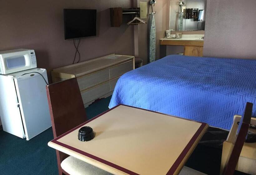 غرفة قياسية سرير كينج, Hickory House Inn