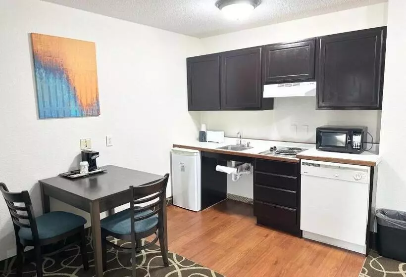 Sviitti Liikuntarajoitteisille, Mainstay Suites Madison Airport