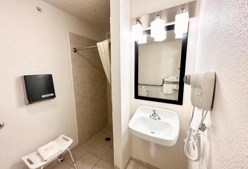 Люкс Адаптированный для Инвалидов, Mainstay Suites Madison Airport
