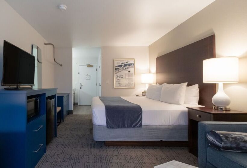 Люкс Кровать Кинг, Oxford Suites Portland  Jantzen Beach