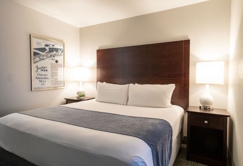 带双人大床的行政管理套房, Oxford Suites Portland  Jantzen Beach