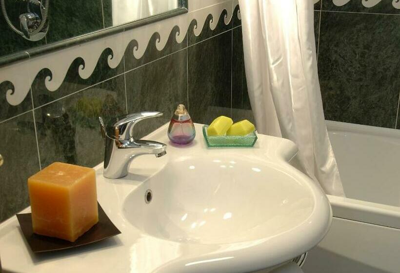 اتاق استاندارد چهار تخته, Palazzo Vecchio