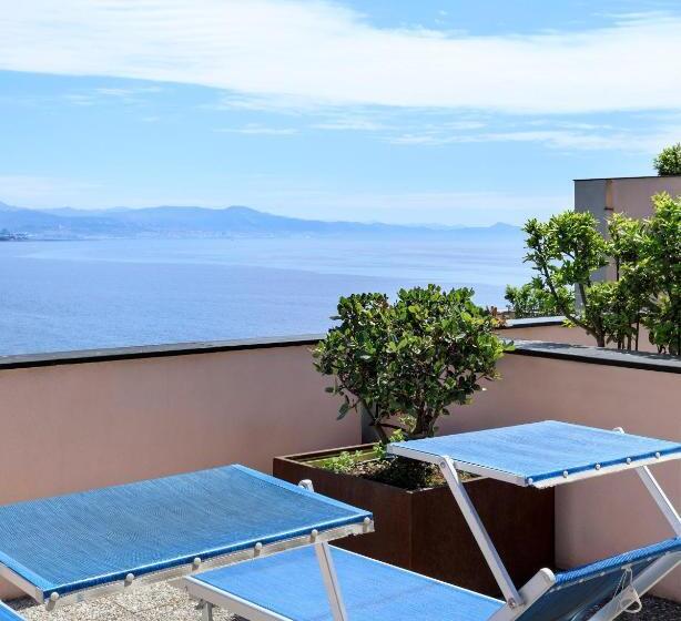 스탠다드 발코니 룸 바다 전망, Punta San Martino
