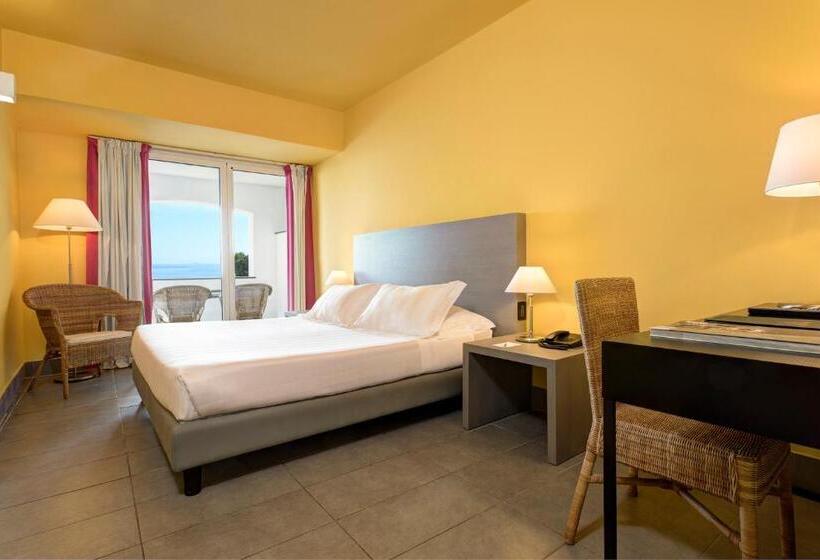 オーシャンビュースタンダードルームバルコニー付き, Punta San Martino