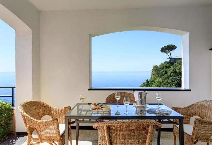 اتاق استاندارد با بالکن و چشم‌انداز دریا, Punta San Martino