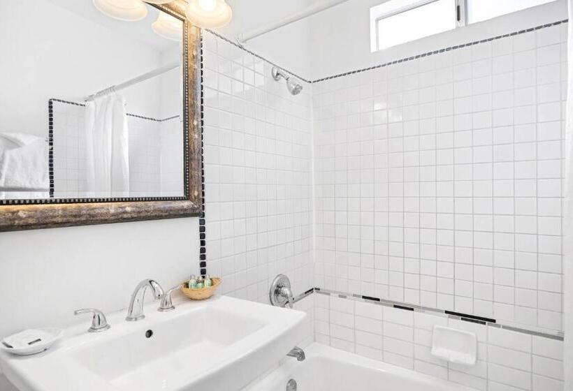 סוויטת ג'וניור, Sea Blue