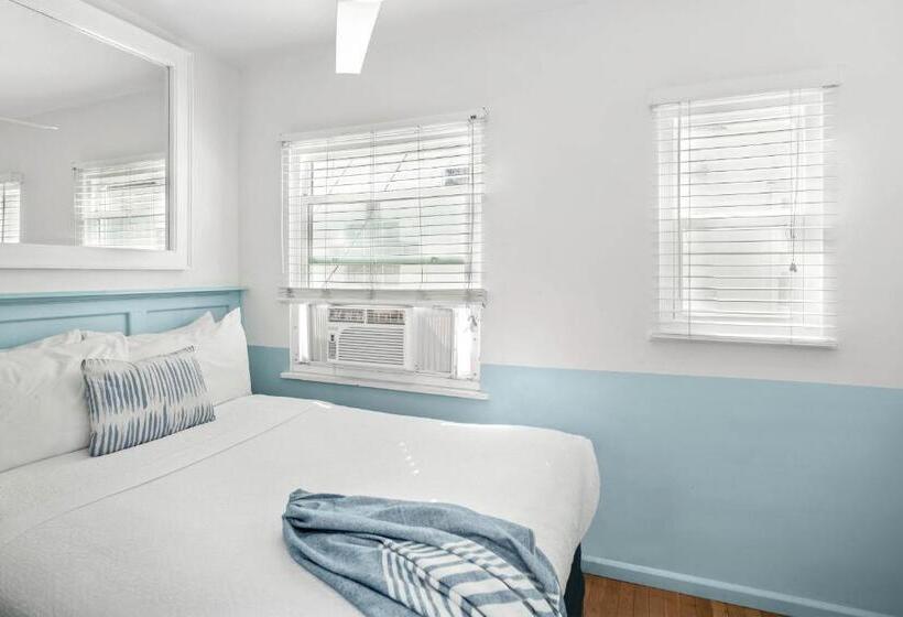 סוויטת ג'וניור, Sea Blue