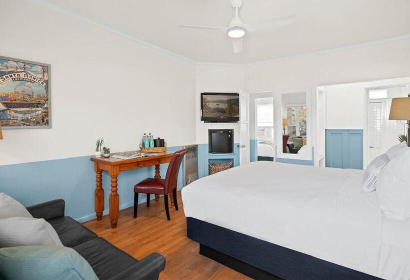 סוויטת ג'וניור, Sea Blue