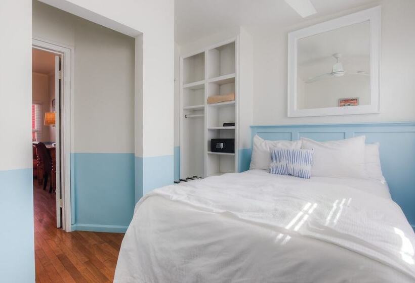 סוויטת ג'וניור, Sea Blue