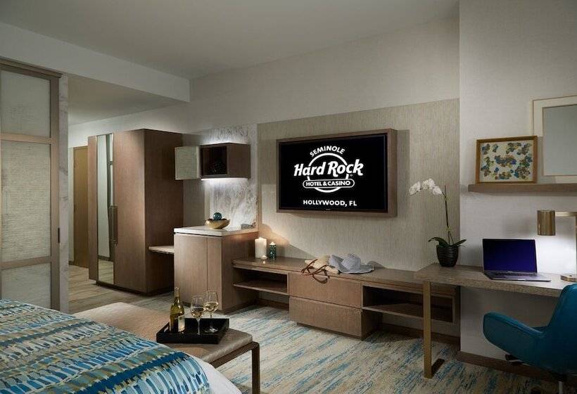 חדר דלוקס נוף בריכה, Seminole Hard Rock Hotel & Casino Hollywood