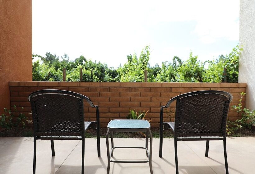 스위트, South Coast Winery Resort & Spa