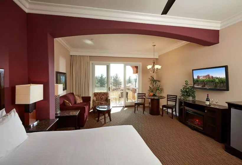 سوییت, South Coast Winery Resort & Spa