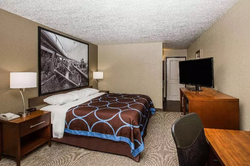 اتاق استاندارد با تخت بزرگ, Super 8 By Wyndham Altoona