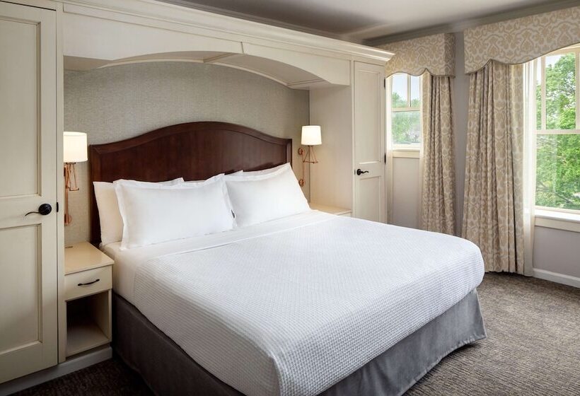 Номер Deluxe, The Elms Hotel & Spa, A Destination By Hyatt