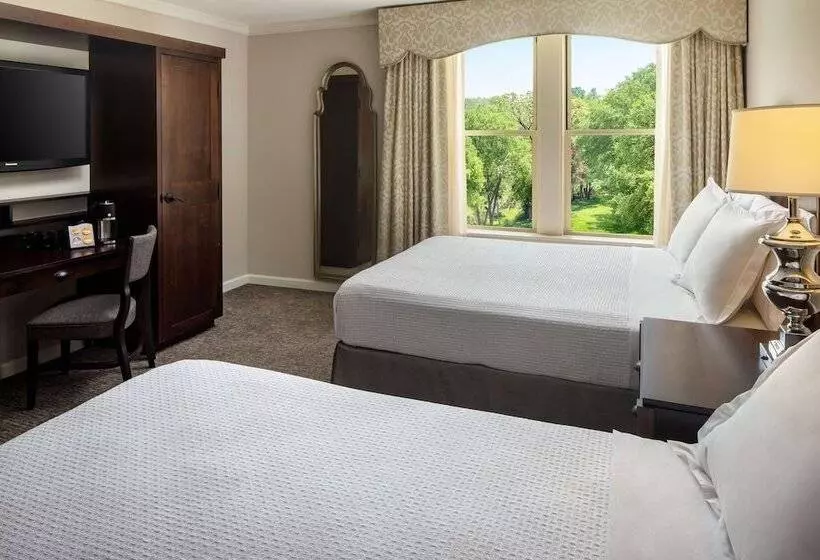 Royal Room, The Elms Hotel & Spa, A Destination By Hyatt