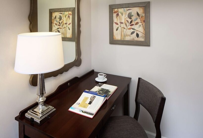 Королевский Номер, The Elms Hotel & Spa, A Destination By Hyatt