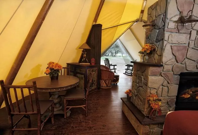 Standard Tent, Westgate River Ranch Resort & Rodeo
