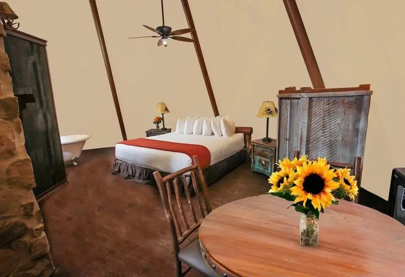 Standard Tent, Westgate River Ranch Resort & Rodeo