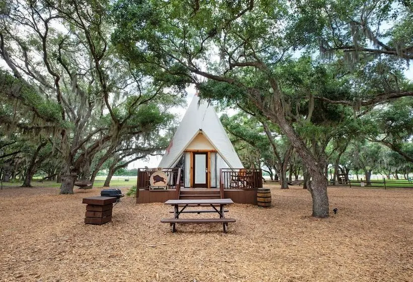 Standard Tent, Westgate River Ranch Resort & Rodeo