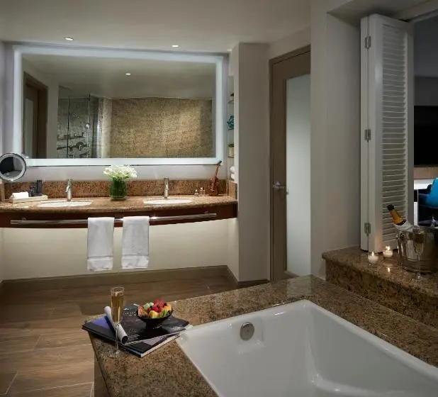 Junior Suite with Balcony