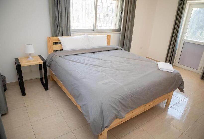 آپارتمان 2 خوابه, Dali House