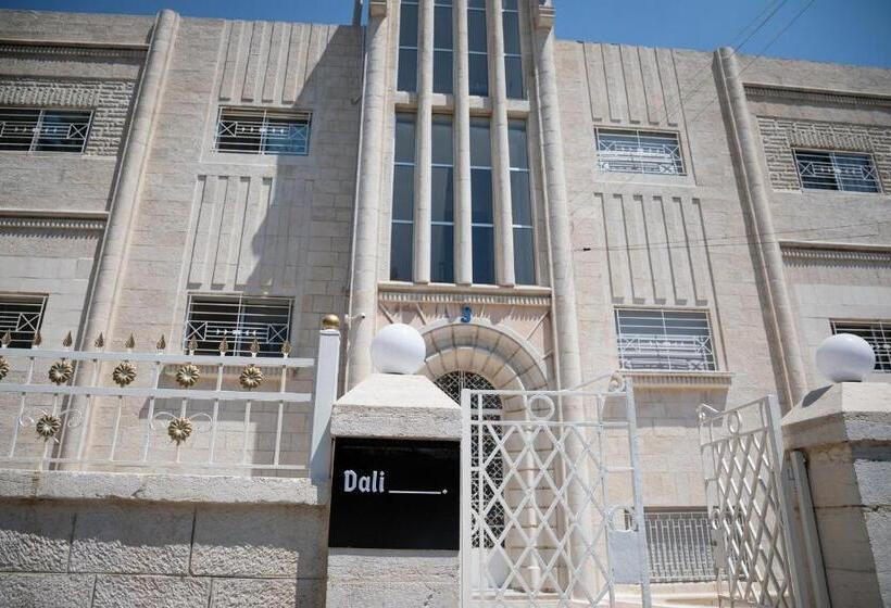 آپارتمان 2 خوابه, Dali House