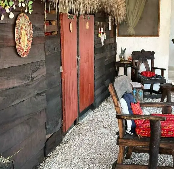 اتاق عادی, Near Lake Hostal