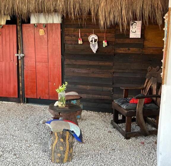 ベーシックトリプルルーム, Near Lake Hostal