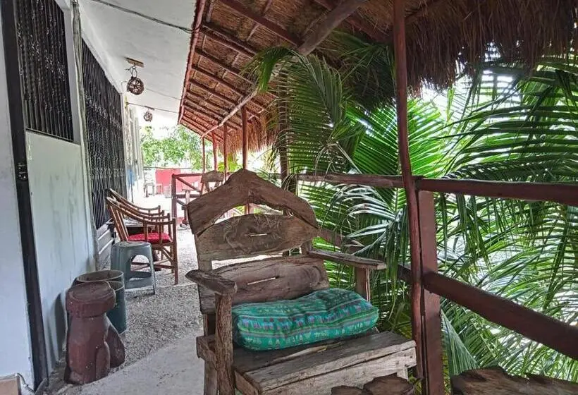 اتاق استاندارد, Near Lake Hostal
