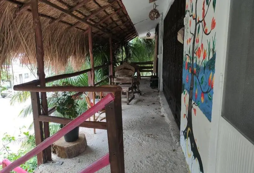 اتاق استاندارد سه نفره, Near Lake Hostal