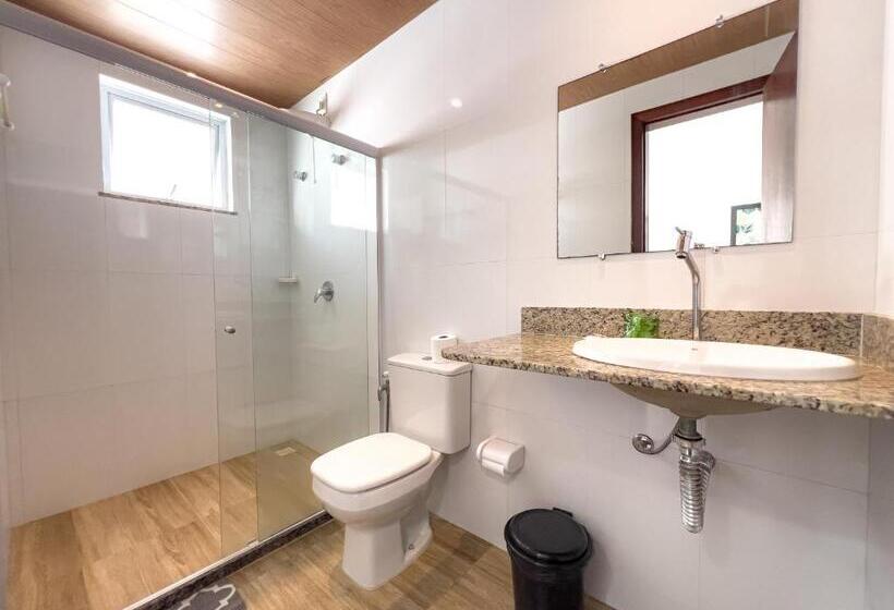 Deluxe Kolmen Hengen Huone, Pousada Linda Flor