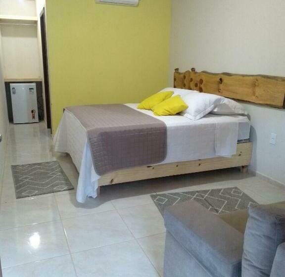 带阳台套房, Pousada Nó De Pinho