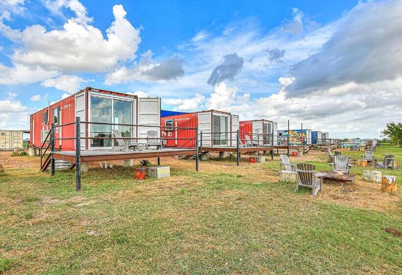 1ベッドルームハウス, Flophouze Shipping Container