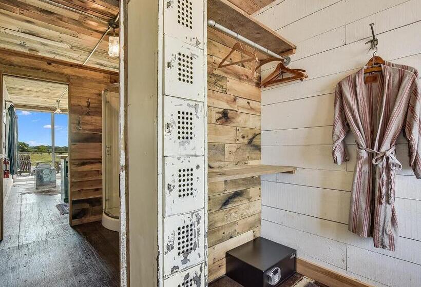 1ベッドルームハウス, Flophouze Shipping Container