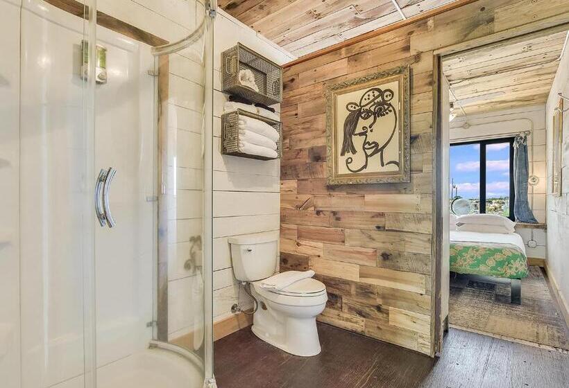 1ベッドルームハウス, Flophouze Shipping Container