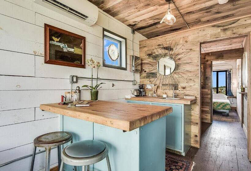 1ベッドルームハウス, Flophouze Shipping Container