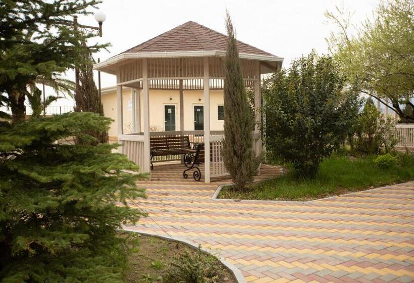 اتاق خانوادگی, Amza Park