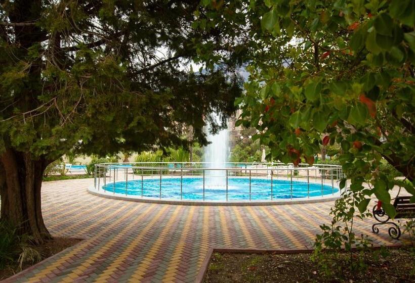 اتاق خانوادگی, Amza Park