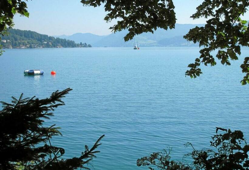 غرفة قياسية ثلاثية, Strand