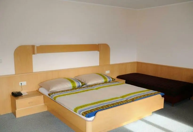 Habitación Triple Estándar, Strand