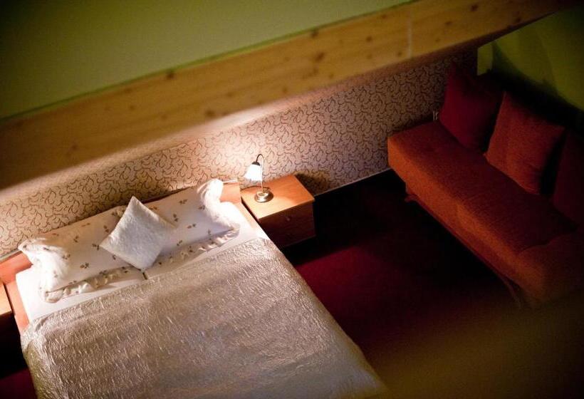 スタンダードトリプルルーム, Penzion Trámky