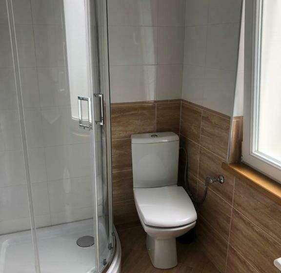 اتاق استاندارد سه تخته با بالکن, Pensiunea Alyna