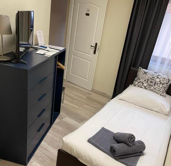 标准单人间, Végvári Hotel Eger