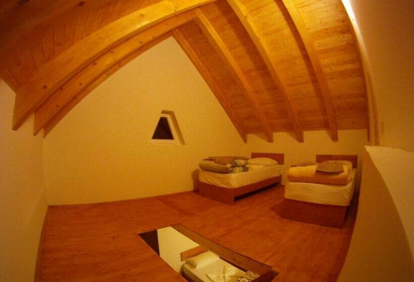 스탠다드 룸, Bujtina Polia