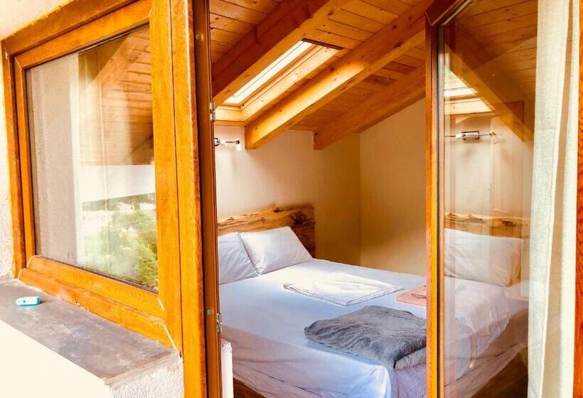 스탠다드 룸 킹사이즈 침대, Bujtina Polia