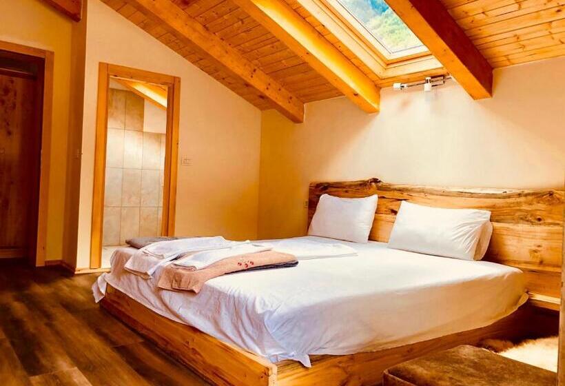 스탠다드 룸 킹사이즈 침대, Bujtina Polia