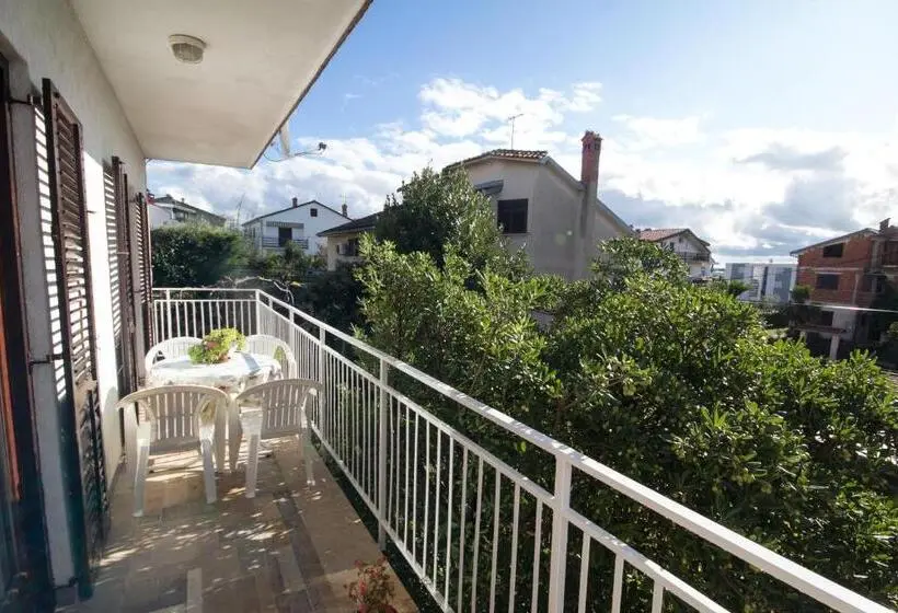 آپارتمان 1 خوابه با چشم‌انداز باغ, Villa Maria